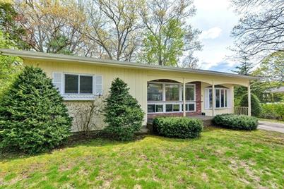 35 School Street, Plainville, MA 02762 - Photo 1