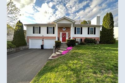 68 Lariviere Dr, Chicopee, MA 01020 - Photo 1