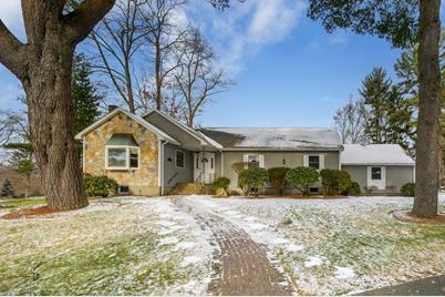 3 Todd Ln, Lynnfield, MA 01940 - Photo 1