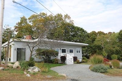 16 Warwick Road: Winter Rental, Gloucester, MA 01930 - Photo 1
