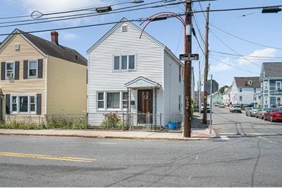 549 Lawrence St, Lowell, MA 01852 - Photo 1