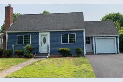 379 Roosevelt Ave, Springfield, MA 01118 - Photo 1