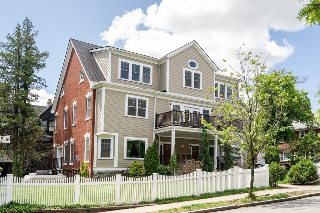 134 Salisbury Rd 1, Brookline, MA 02445 MLS 73117214 Coldwell Banker