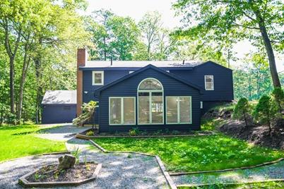 321 Willard St, Leominster, MA 01453 - Photo 1