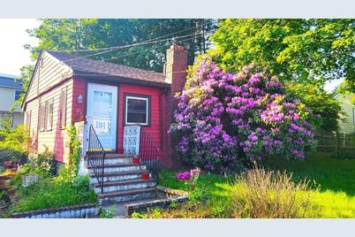 26 Circle Dr, Waltham, MA 02452 - Photo 1