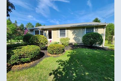 90 Cronin Hill Rd, Hatfield, MA 01038 - Photo 1