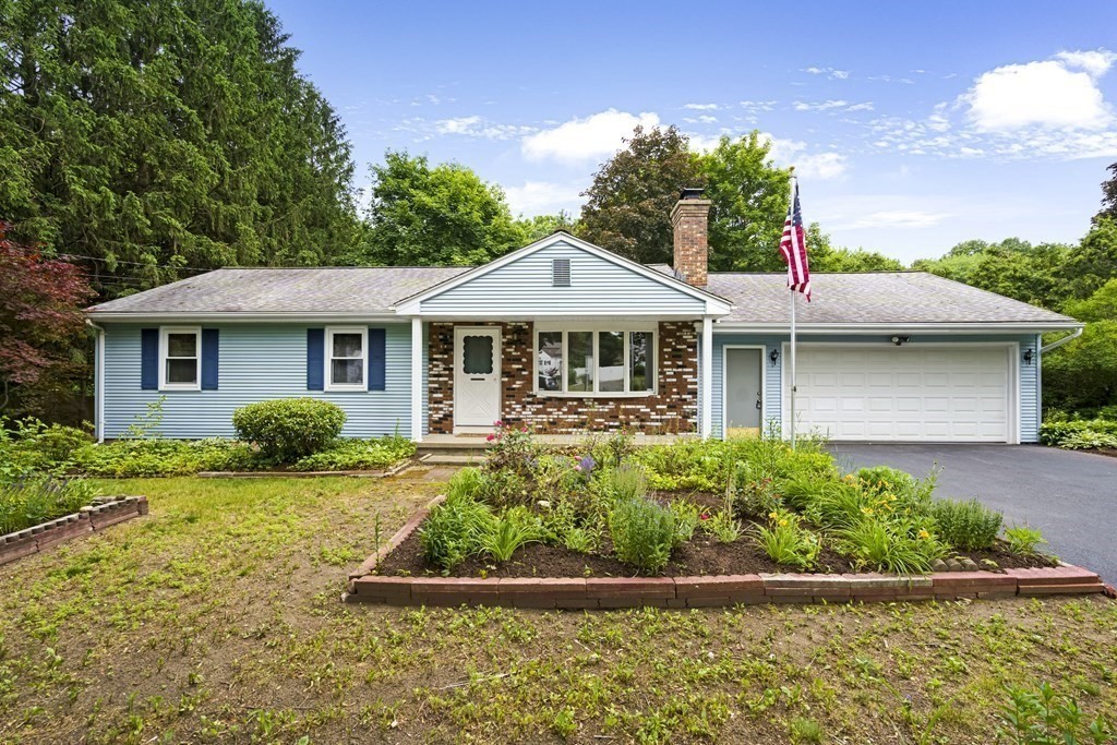 27 Greenacre Ln, Agawam, MA 01001 MLS 73126420 Coldwell Banker