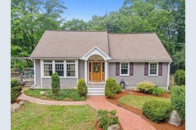 37 Nassau Ave, Wilmington, MA 01887 - Photo 1