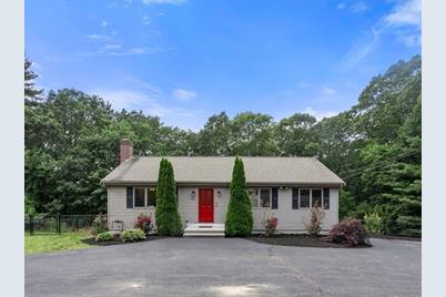 415 Creek St, Wrentham, MA 02093 - Photo 1