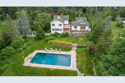537 Lowell St, Lynnfield, MA 01940 - Photo 1