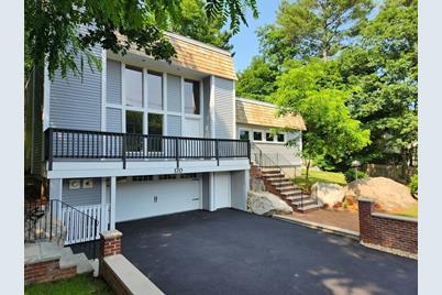 170 Moulton Dr, Lynnfield, MA 01940 - Photo 1