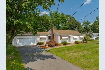 24 Sherwood Avenue, Westfield, MA 01085 - Photo 1