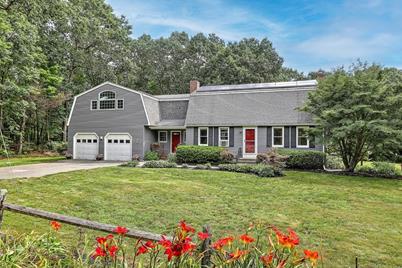 13 Forest St, Douglas, MA 01516 - Photo 1