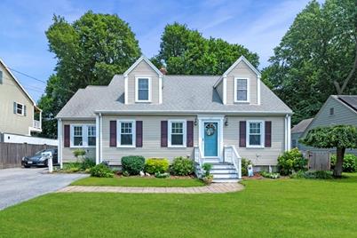 42 Ellsworth Ave, Beverly, MA 01915 - Photo 1
