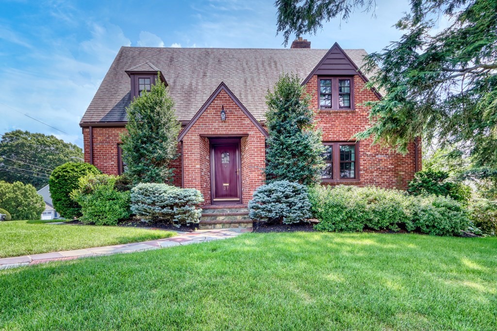 37 Sherwood Rd, Melrose, MA 02176 MLS 73140762 Coldwell Banker