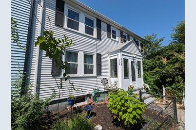 238 Quincy Shore Dr, Quincy, MA 02171 - Photo 1