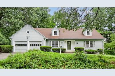 47 Wyndhurst Dr, Holden, MA 01520 - Photo 1