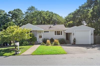 11 Pyburn Ave, Salem, MA 01970 - Photo 1