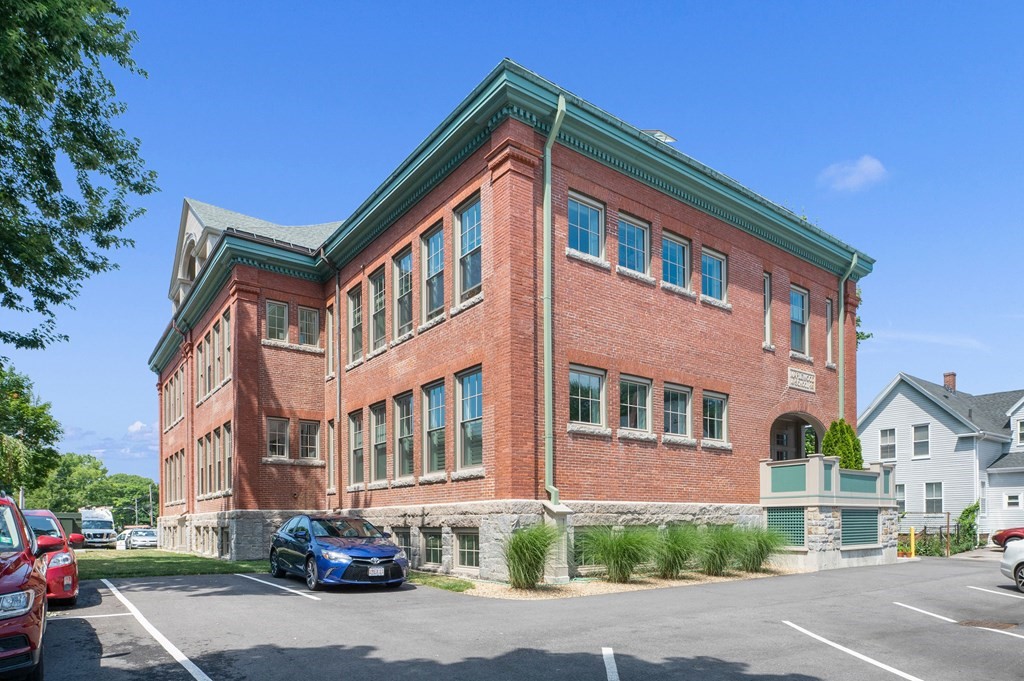 120 Maplewood Ave 203, Gloucester, MA 01930 MLS 73155962 Coldwell