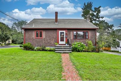 14 Christopher St, Newburyport, MA 01950 - Photo 1