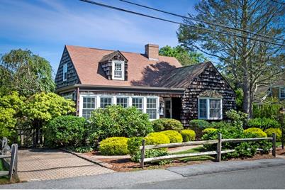 98 Clifton Avenue, Marblehead, MA 01945 - Photo 1