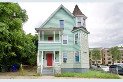 3 Hillside Pl, Springfield, MA 01105 - Photo 1