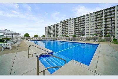 200 Cove Way #807, Quincy, MA 02169 - Photo 1