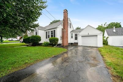 23 Calumet Ave, Worcester, MA 01606 - Photo 1