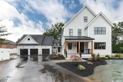 22 Farmhouse Lane, Reading, MA 01867 - Photo 1