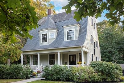 25 Hyde St, Newton, MA 02461 - Photo 1