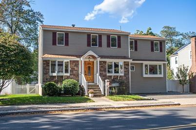 123 Pond St, Stoneham, MA 02180 - Photo 1