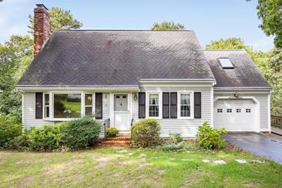 11 Oak Ridge Rd, Falmouth, MA 02536 - Photo 1