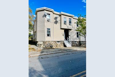 123-125 Cedar St #1, Haverhill, MA 01830 - Photo 1