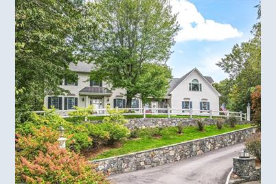 14 Walden Ct, Medfield, MA 02052 - Photo 1