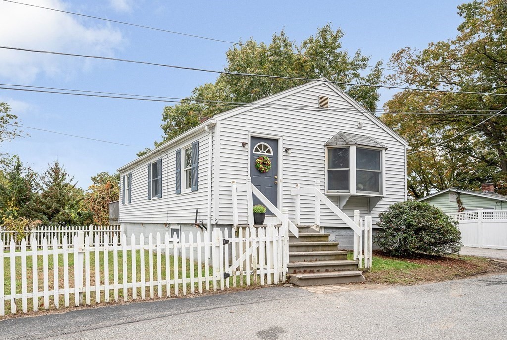 7 Oakhurst Terrace, North Reading, MA 01864 MLS 73171656 Coldwell