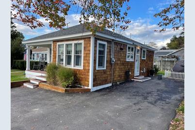 52 Ocean Ave, Halifax, MA 02338 - Photo 1