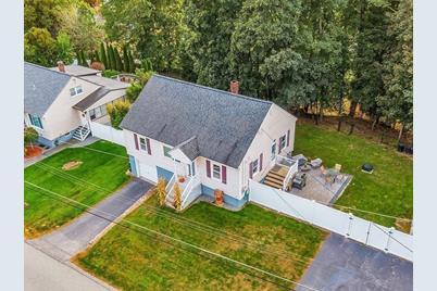 92 Bouchard Ave, Dracut, MA 01826 - Photo 1
