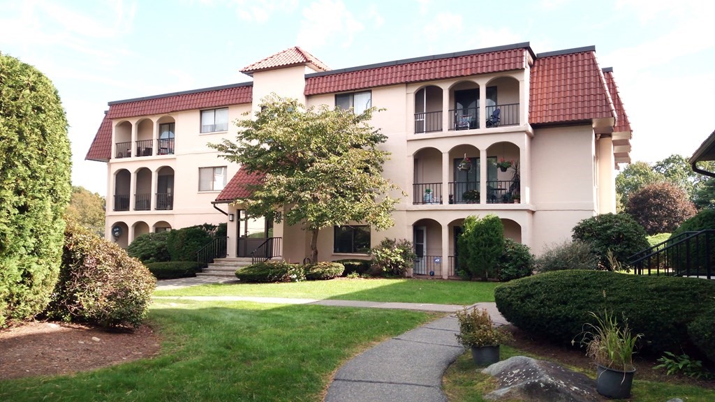 685 Oak St Madrid Sq Bldg 3 6, Brockton, MA 02301 MLS 73174318