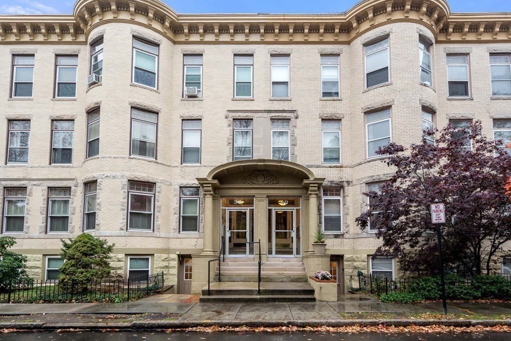 40 Winchester St 8, Brookline, MA 02445 MLS 73179397 Coldwell Banker