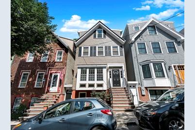 15 Linden St, Boston, MA 02127 - Photo 1