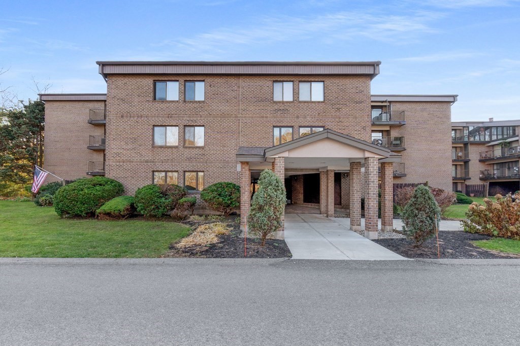 4 Ledgewood Way 24, Peabody, MA 01960 MLS 73181444 Coldwell Banker