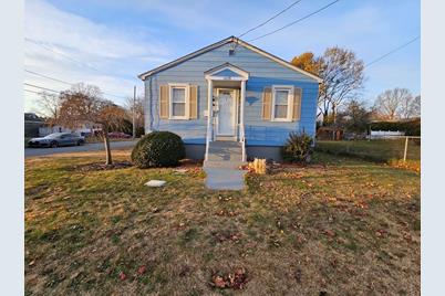 1039 Marion St, New Bedford, MA 02745 - Photo 1