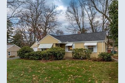 31 Kerry Drive, Springfield, MA 01118 - Photo 1