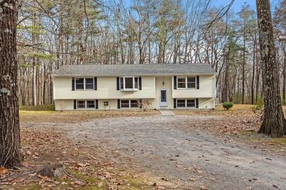 17 West St, Pepperell, MA 01463 - Photo 1
