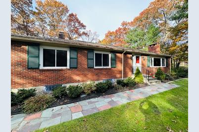 5 Crest Dr W, Dover, MA 02030 - Photo 1