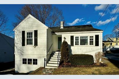 16 Colburn St #1, Westwood, MA 02090 - Photo 1