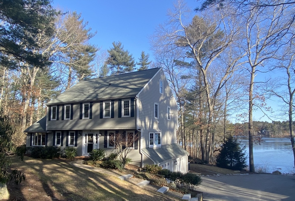 28 Apple Hill Ln, Duxbury, MA 02332 - MLS 73206410 - Coldwell Banker