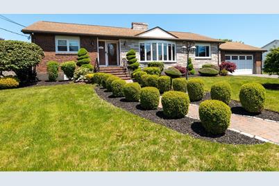 14 Milano Dr, Saugus, MA 01906 - Photo 1