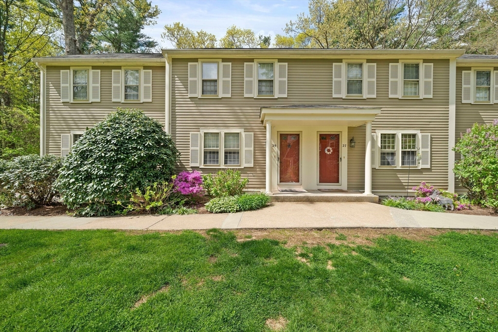 29 Old Meetinghouse Green 29, Norton, MA 02766 MLS 73237895