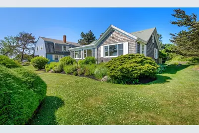 52 Beacon St., Marblehead, MA 01945 - Photo 1